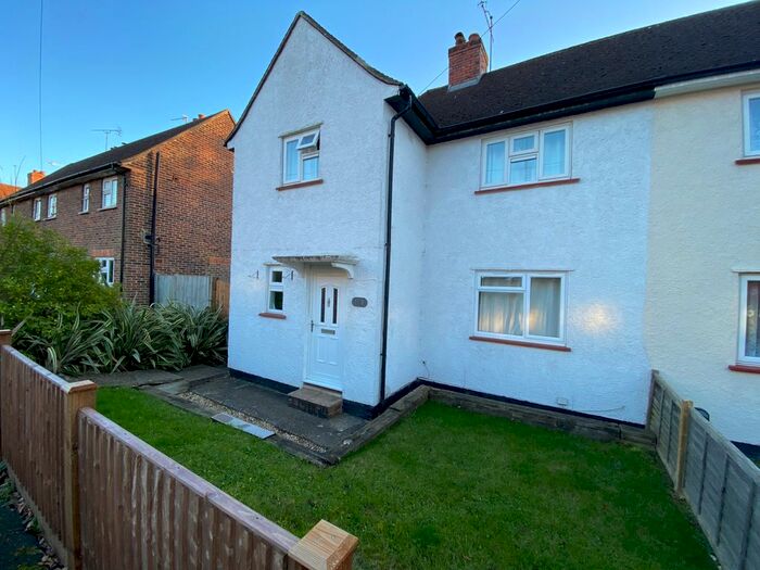 4 Bedroom Semi-Detached House To Rent In Southway, Guildford, GU2