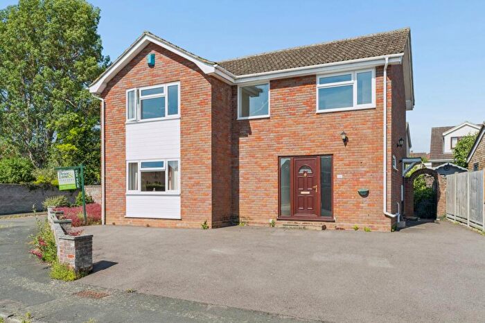 4 Bedroom Detached House For Sale In Trafalgar Road, Eaton Ford, St Neots, PE19