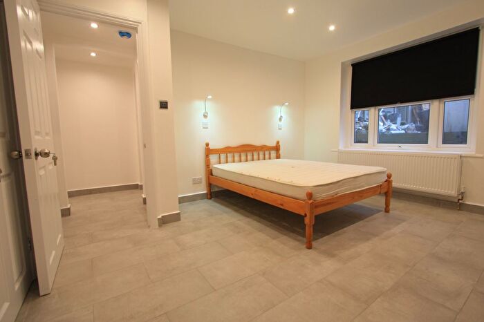 2 Bedroom Flat To Rent In St. James's Road, Croydon, CR0