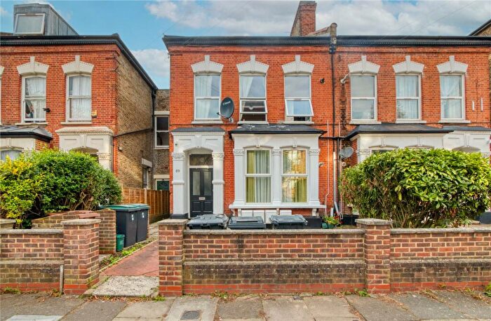 1 Bedroom Apartment To Rent In Pembury Road, Tottenham, London, N17