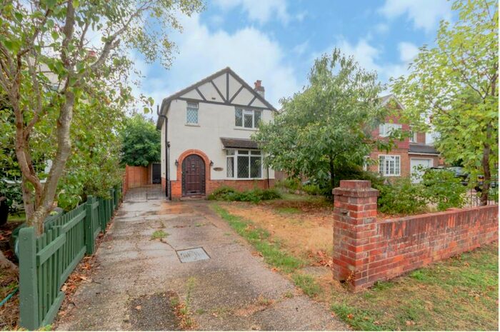 3 Bedroom Detached House To Rent In Reading Road, Woodley, RG5