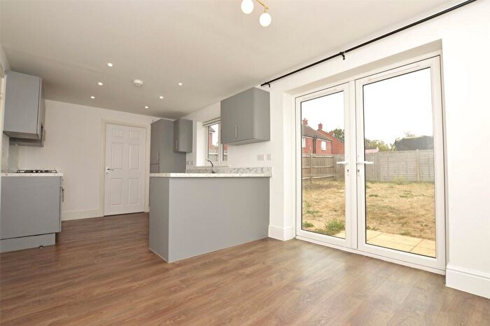 4 Bedroom Detached House To Rent In Gratton Road, Horley, Surrey, RH6