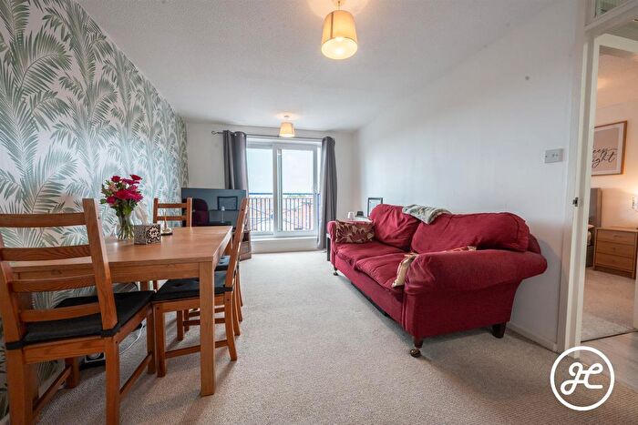1 Bedroom Flat For Sale In Maddocks Court, Waverley Wharf, Bridgwater, TA6