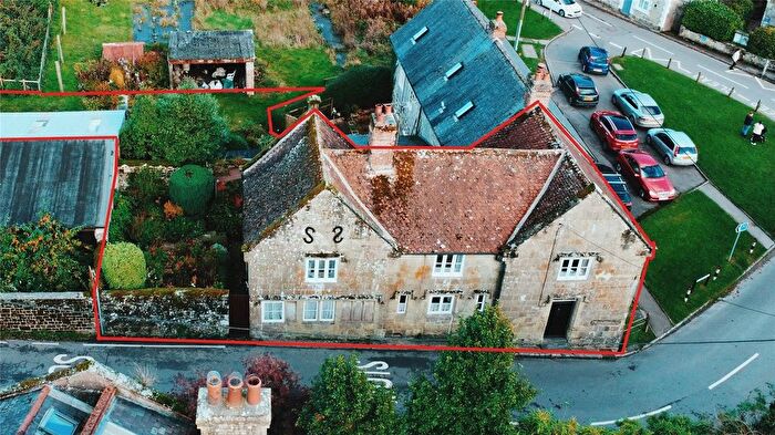 4 Bedroom Semi-Detached House For Sale In St. Johns Hill, Shaftesbury, Dorset, SP7