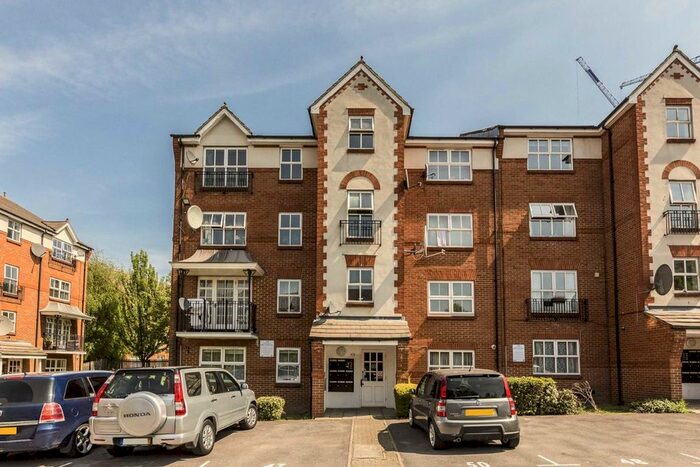 2 Bedroom Flat To Rent In Shaftesbury Gardens, London, NW10