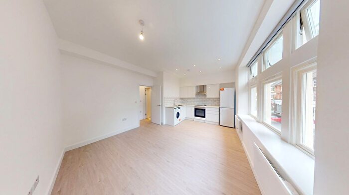 1 Bedroom Flat To Rent In Church Street, Enfield, Greater London, EN2