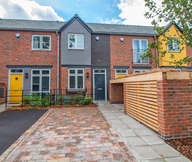 2 Bedroom Town House To Rent In Perry Road, Sherwood, Nottingham, NG5