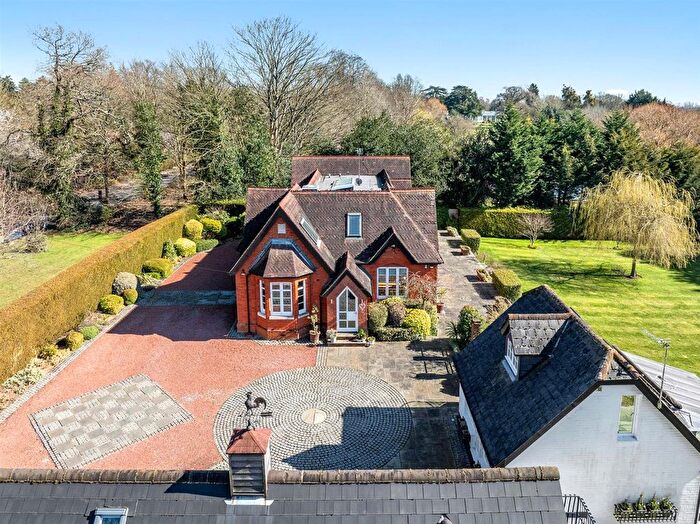 5 Bedroom Property To Rent In Bishopsgate Road, Englefield Green, TW20