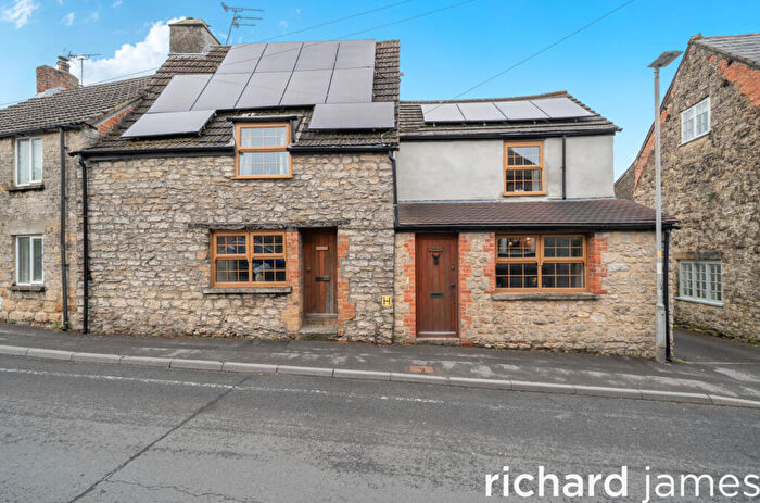 3 Bedroom Semi-Detached House For Sale In High Street, Purton, Purton, SN5