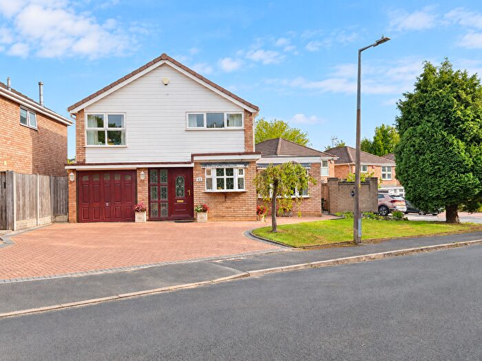 4 Bedroom Detached House For Sale In Thicknall Drive, Pedmore, Stourbridge, DY9