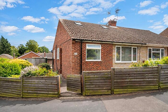 3 Bedroom Bungalow For Sale In Hotham Avenue, York, YO26