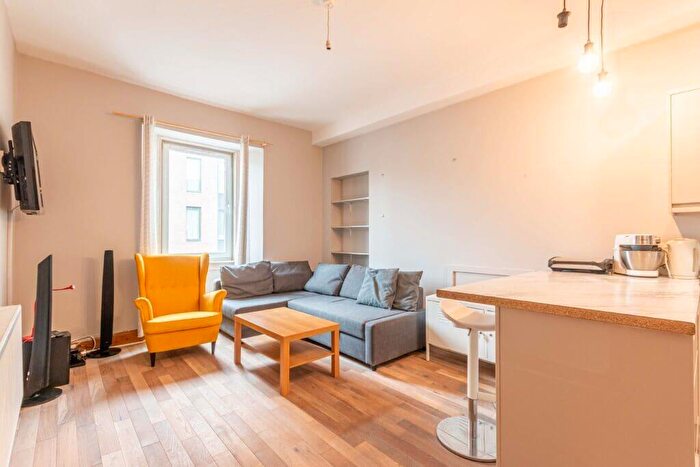 1 Bedroom Flat To Rent In L Fountainbridge, Edinburgh, EH3