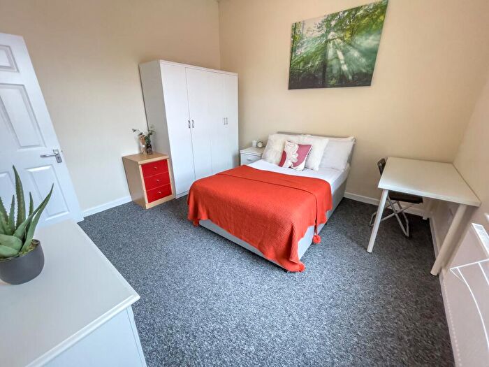 5 Bedroom Terraced House To Rent In Salisbury Road, L15