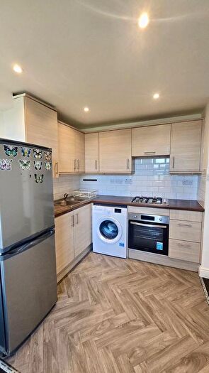 2 Bedroom Flat To Rent In High Road, London, N22