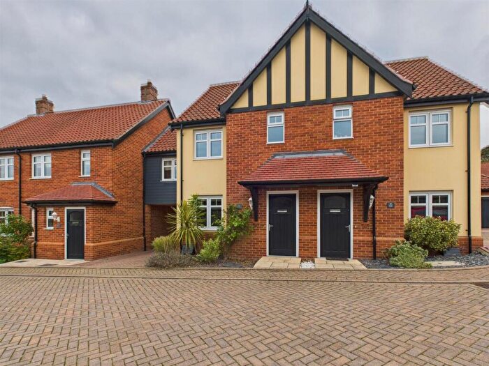 2 Bedroom Terraced House For Sale In Randall Crescent, Cromer, NR27
