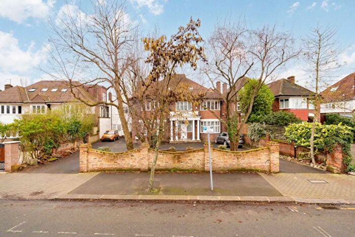3 Bedroom Flat To Rent In Aylestone Avenue, Queens Park, NW6