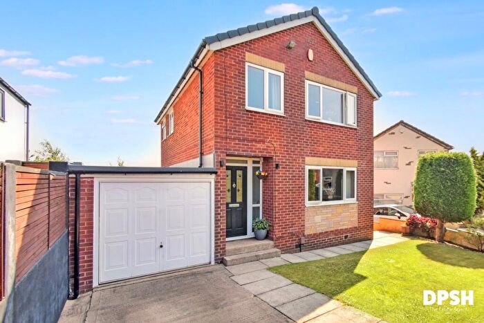3 Bedroom Detached House For Sale In Highfield Close, Morley, Leeds, LS27