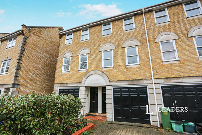 1 Bedroom House To Rent In Vicarage Drive, Beckenham, BR3