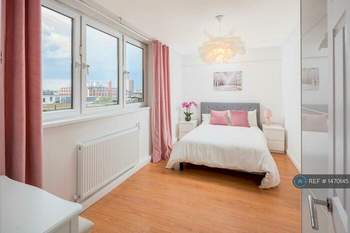 2 Bedroom Flat To Rent In Pleydell Estate, London, EC1V