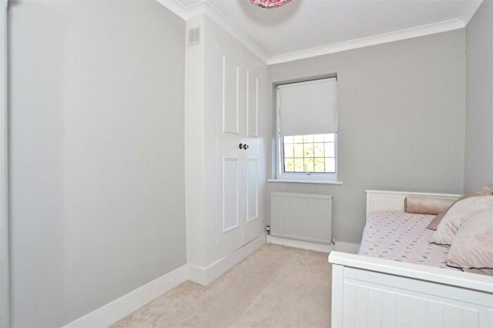 2 Bedroom End Of Terrace House To Rent In Palmeira Road, Bexleyheath, Kent, DA7