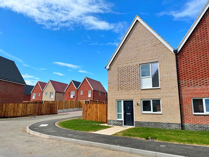 3 Bedroom Semi-detached House For Sale In Kiln Crescent, Harwich, CO12