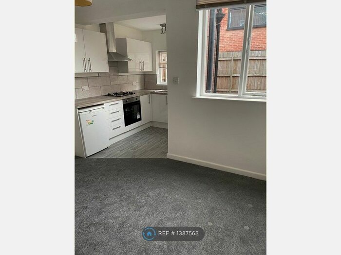 3 Bedroom Semi-Detached House To Rent In Imperial Road, Beeston, Nottingham, NG9