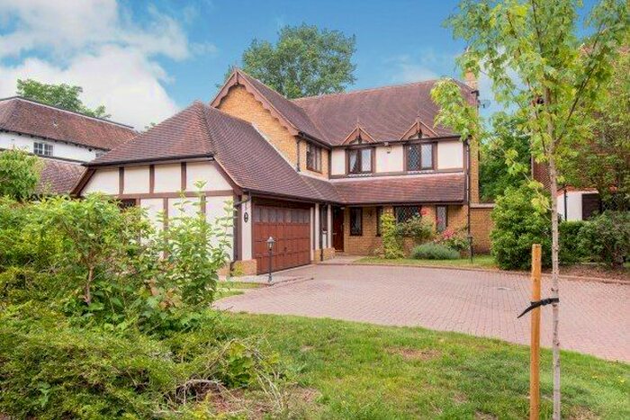 5 Bedroom Property To Rent In Icklingham Gate, Cobham, KT11