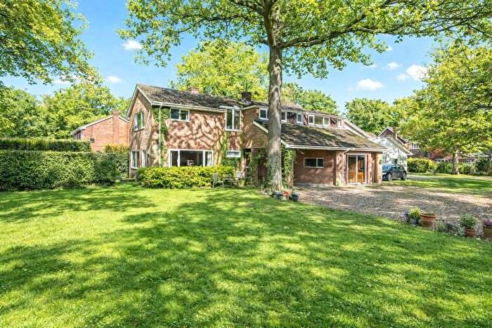 5 Bedroom Detached House For Sale In Loves Wood, Mortimer Common, Reading, Berkshire, RG7