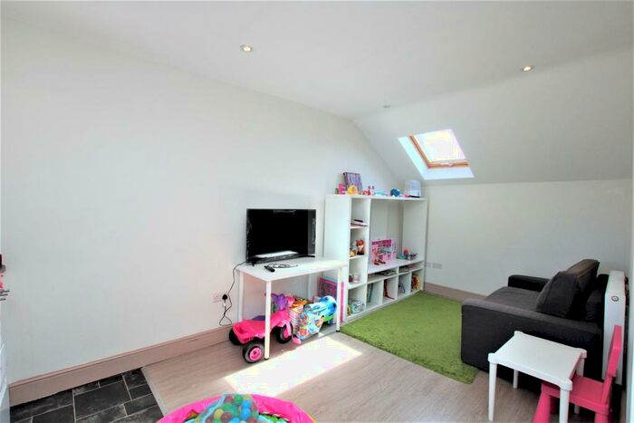 1 Bedroom Flat To Rent In Heriot Road, Hendon, NW4