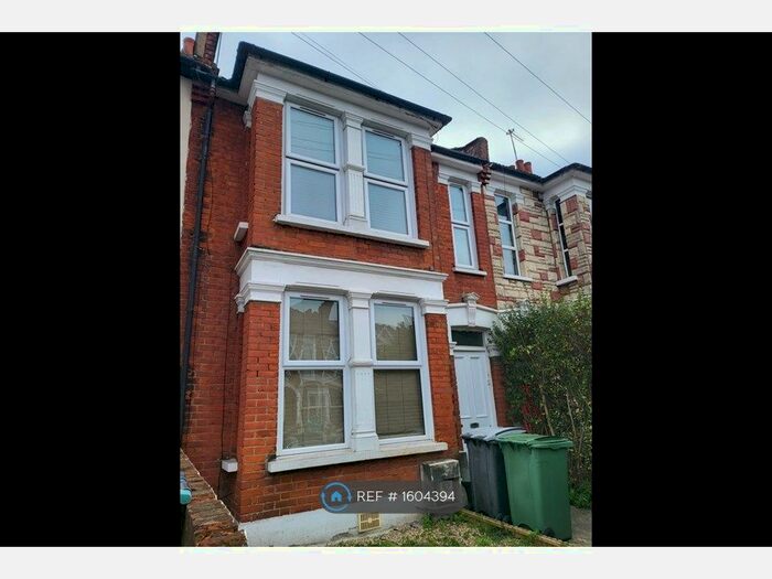 2 Bedroom Flat To Rent In Mount Pleasant Road, London, N17