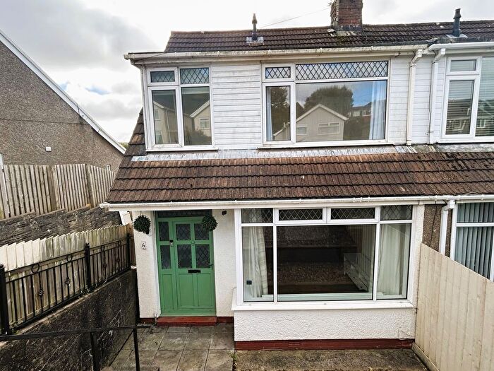 3 Bedroom Semi-Detached House To Rent In Ridgeway, Dunvant, SA2