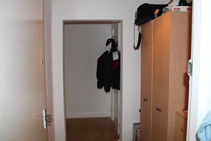 4 Bedroom Semi-Detached House To Rent In Leicester Grove, Leeds, LS7