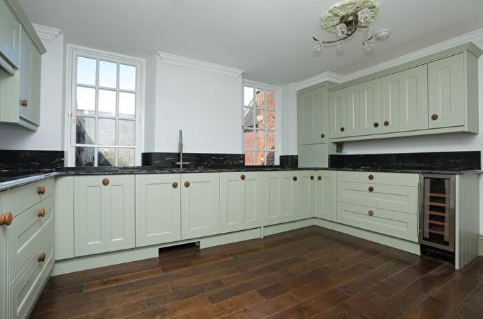 2 Bedroom Flat For Sale In Canterbury Road, Westgate-on-Sea, Kent, CT8