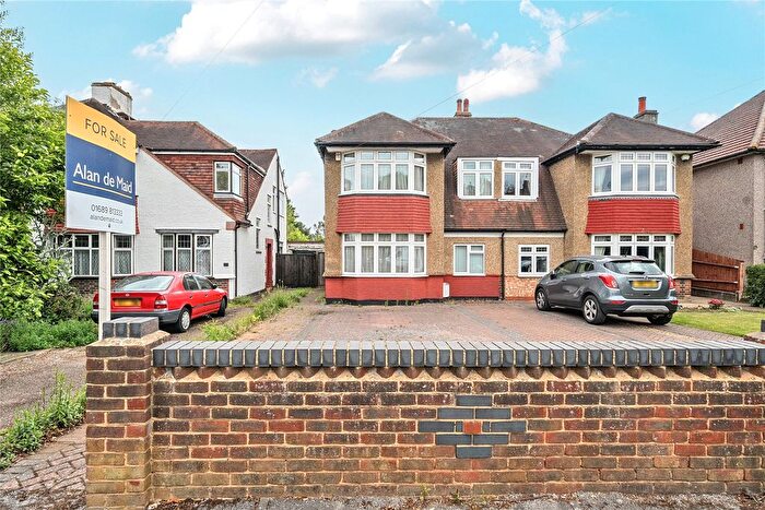 4 Bedroom Semi-detached House For Sale In Hawes Lane, West Wickham, BR4