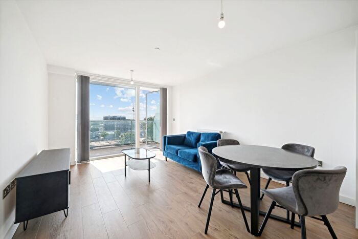 1 Bedroom Flat To Rent In Stylus Place, Hayes, UB3