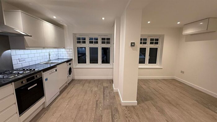 1 Bedroom Flat To Rent In Winey Close, Chessington, KT9