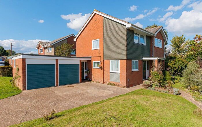 4 Bedroom Detached House For Sale In Immaculate Home - Reynolds Close, Cowes, PO31
