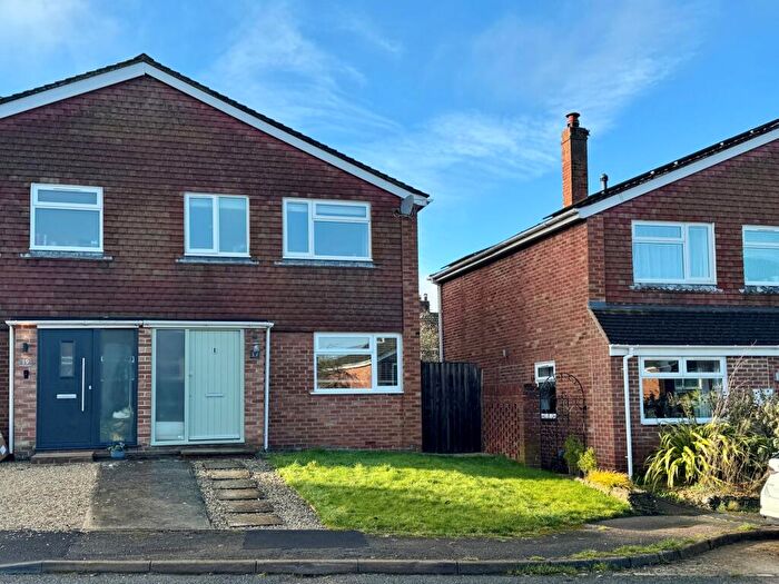 3 Bedroom Semi-Detached House For Sale In Field Gardens, East Challow, OX12