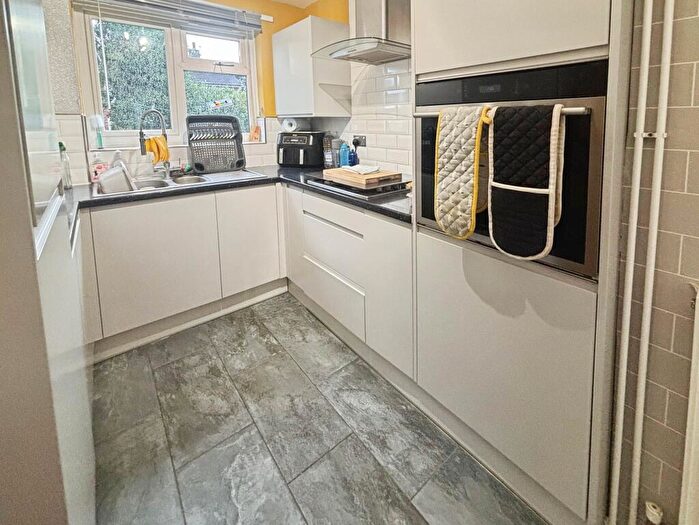 3 Bedroom Semi-Detached House For Sale In Swaby Close, Lincoln, LN2