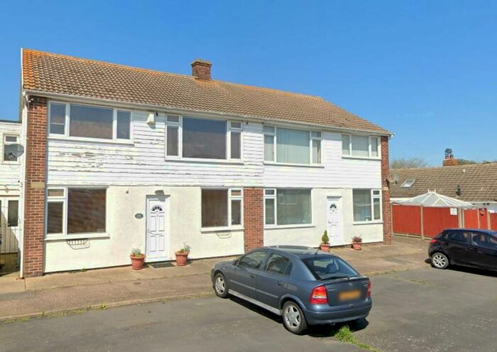 2 Bedroom Flat To Rent In Greenway, Faversham, ME13
