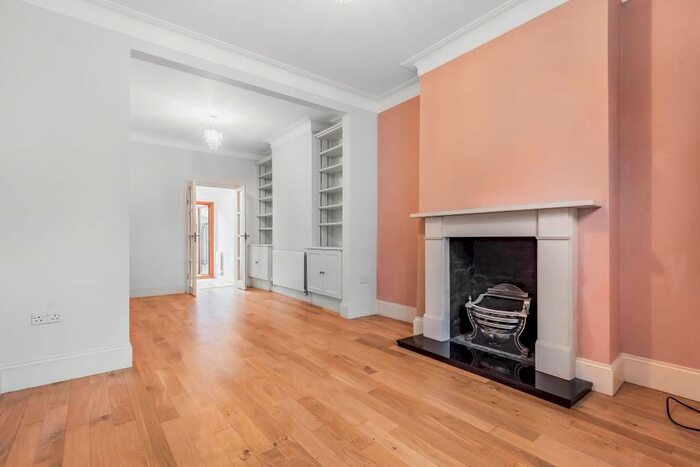 2 Bedroom Terraced House To Rent In Evelyn Terrace, Richmond, TW9
