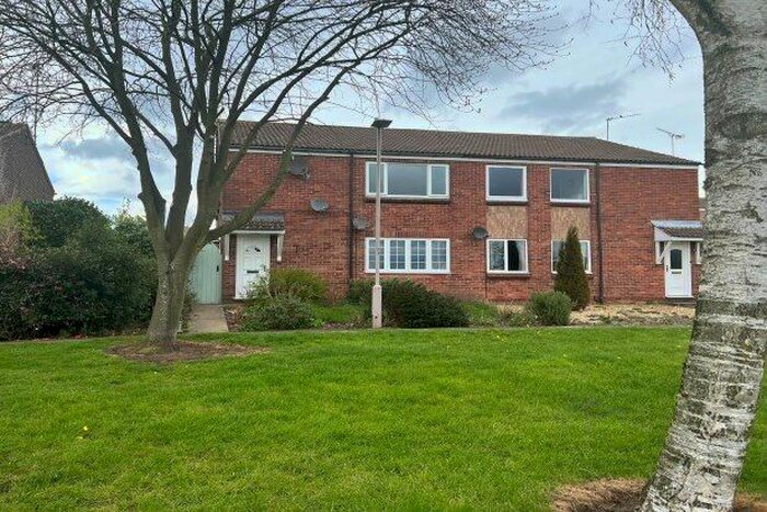 2 Bedroom Maisonette To Rent In Larkhall Place, Mansfield, NG19