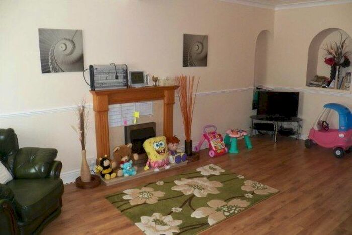 2 Bedroom Property To Rent In Symmons Street, Swansea, SA1