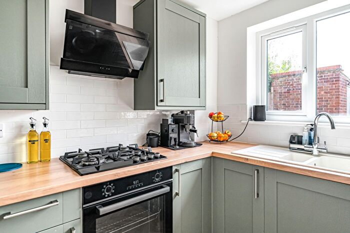 3 Bedroom Terraced House For Sale In Apthorpe Way, Cambridge, CB4