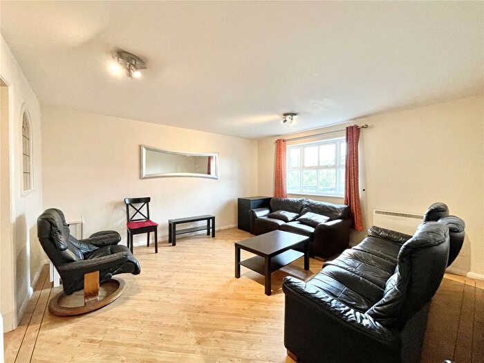 2 Bedroom Flat To Rent In Chamberlayne Avenue, Wembley, HA9