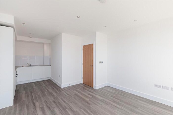 1 Bedroom Flat To Rent In Thames Road, London, E16