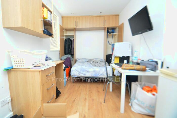 1 Bedroom Flat To Rent In Moorland Avenue, Hyde Park, Leeds, LS6