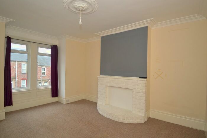3 Bedroom Maisonette To Rent In Rectory Place, Gateshead, NE8