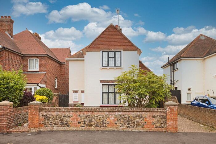 3 Bedroom Detached House For Sale In Avebury Avenue, Ramsgate, Kent, CT11