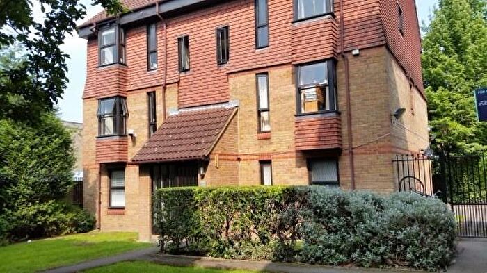 4 Bedroom Terraced House To Rent In Coopers Close, London, E1